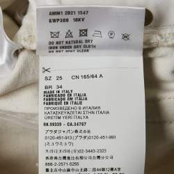 Pre Owned شورت ميو ميو دنيم أبيض ضارب إلى الرمادي بخصر مطاطي بلمسة متعبة بمقاس صغير - سمول