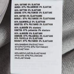 Pre Owned فستان ميو ميو ميني حياكة مضلعة برقعة شعار رمادي حجم صغير