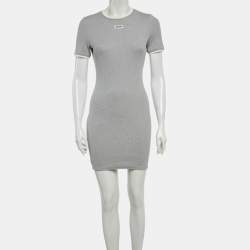 Pre Owned فستان ميو ميو ميني حياكة مضلعة برقعة شعار رمادي حجم صغير