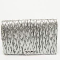 Miu Miu Metallic Grey Matelassé Leather Crystals Embellished Chain Clutch
