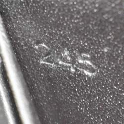 Pre Owned محفظة ميو ميو جلد ماتيلاسي فضية بسلسلة