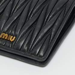 Pre Owned Miu Miu Black Matelassé Leather Bifold Card Case