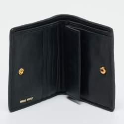 Pre Owned Miu Miu Black Matelassé Leather Bifold Card Case