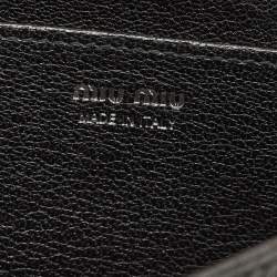 مملوكة مسبقًا حقيبة ميوميو جلد أسود مزخرف لؤلؤ وكريستال