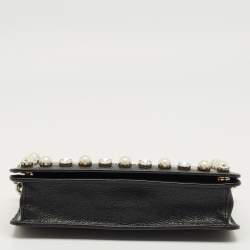 مملوكة مسبقًا حقيبة ميوميو جلد أسود مزخرف لؤلؤ وكريستال