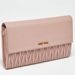 Pre Owned Miu Miu Light Pink Matelassé Leather Flap Clutch