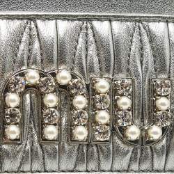 Pre Owned Miu Miu Silver Matelassé Leather Logo Embellished Card Holder