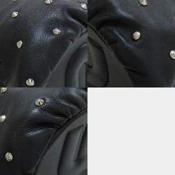 مملوكة مسبقًا حقيبة كتف ميو ميو جلد مزينة بالمسامير