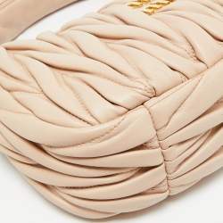 مملوكة مسبقًا Miu Miu Wander Mini Beige Matelassé Leather Hobo