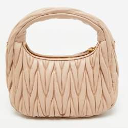 مملوكة مسبقًا Miu Miu Wander Mini Beige Matelassé Leather Hobo