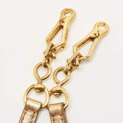 Pre Owned حقيبة كلتش ميو ميو جلد ماتيلاسيه ذهبية بإطار وحزام