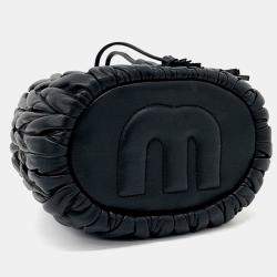 مملوكة مسبقًا Miu Miu Black Leather Matrasse Bucket Bag