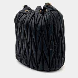 مملوكة مسبقًا Miu Miu Black Leather Matrasse Bucket Bag