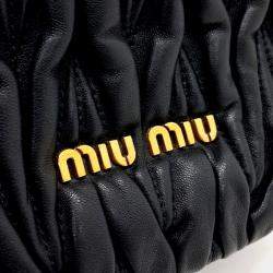 مملوكة مسبقًا Miu Miu Black Leather Matrasse Bucket Bag