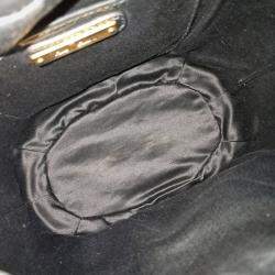 مملوكة مسبقًا Miu Miu Black Leather Matrasse Bucket Bag