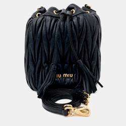 مملوكة مسبقًا Miu Miu Black Leather Matrasse Bucket Bag
