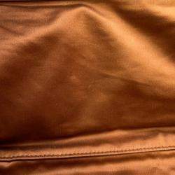 مملوكة مسبقًا حقيبة بو ميو ميو جلد كونياك حجم كبير