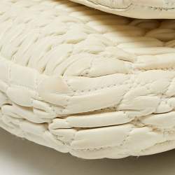 مملوكة مسبقًا حقيبة كتف ميو ميو جلد أبيض ماتيلاسي بغطاء كريستال