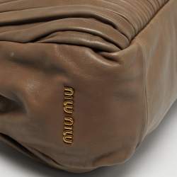 مملوكة مسبقًا Miu Miu Pleated Dark Beige Leather Satchel