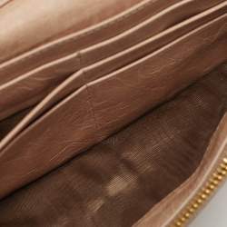مملوكة مسبقًا Miu Miu Beige Matelassé Leather Long Continental Wallet