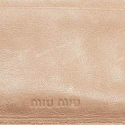 مملوكة مسبقًا Miu Miu Beige Matelassé Leather Long Continental Wallet