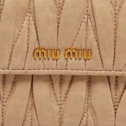 مملوكة مسبقًا Miu Miu Beige Matelassé Leather Long Continental Wallet