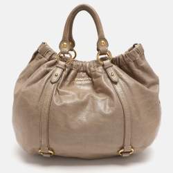 مملوكة مسبقًا Miu Miu Gathered Beige Vitello Shine Leather Hobo