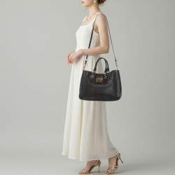 مملوكة مسبقًا Miu Miu Pushlock Black Madras Leather Tote