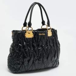 مملوكة مسبقًا Miu Miu Black Matelasse Patent Leather Open Tote