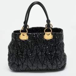 مملوكة مسبقًا Miu Miu Black Matelasse Patent Leather Open Tote