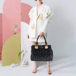 مملوكة مسبقًا Miu Miu Black Matelasse Patent Leather Open Tote