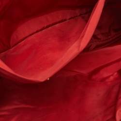 Pre Owned حقيبة كلتش ميو ميو جلد ماتيلاس فضي معدني