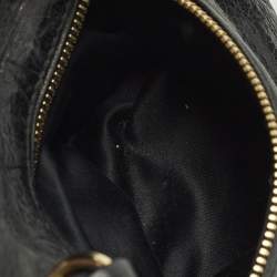 Pre Owned حقيبة ساتشيل ميو ميو جلد فيتيلو شين أسود بولويتو