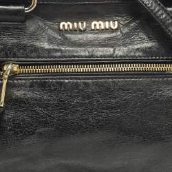 Pre Owned حقيبة ساتشيل ميو ميو جلد فيتيلو شين أسود بولويتو