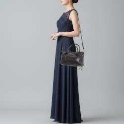 Pre Owned حقيبة ساتشيل ميو ميو جلد فيتيلو شين أسود بولويتو