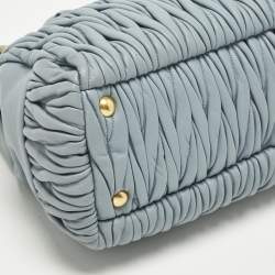 مملوكة مسبقًا Miu Miu Light Blue Matalasse Leather Zip Satchel