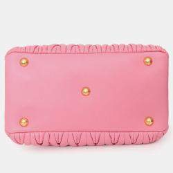 Pre Owned حقيبة صغيرة ميوميو وردية جلد مطرز ماتلاسيه مع حزام