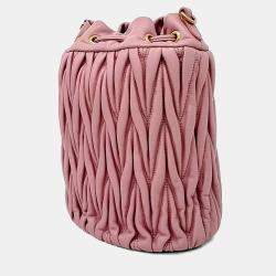 مملوكة مسبقًا Miu Miu Matrasse Bucket Bag (5BE014)