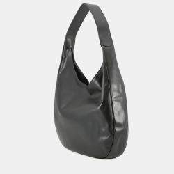 مملوكة مسبقًا Miumiu Hobo Bag Black Leather
