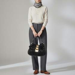 مملوكة مسبقًا حقيبة يد هوبيو ميو ميو كوفر جلد ماتيلاسيه كحلي فاخر صغيرة