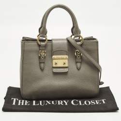 مملوكة مسبقًا Miu Miu Pushlock Grey Madras Leather Tote