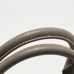 مملوكة مسبقًا Miu Miu Pushlock Grey Madras Leather Tote