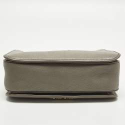 مملوكة مسبقًا Miu Miu Pushlock Grey Madras Leather Tote