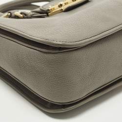 مملوكة مسبقًا Miu Miu Pushlock Grey Madras Leather Tote