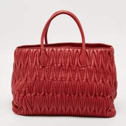Pre Owned Miu Miu Snap Top Red Matelassé Leather Tote