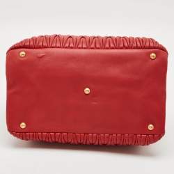 Pre Owned Miu Miu Snap Top Red Matelassé Leather Tote