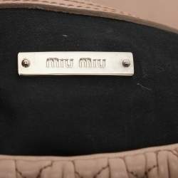 مملوكة مسبقًا حقيبة كتف ميو ميو قلاب كريستال جلد مبطنة ذهبية