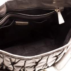 مملوكة مسبقًا حقيبة ميو ميو كوفر جلد فاخرة مبطنة بيج