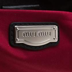 مملوكة مسبقًا حقيبة ميو ميو ساكا 2 جلد مبطنة سوداء