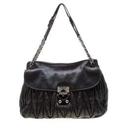 مملوكة مسبقًا حقيبة ميو ميو ساكا 2 جلد مبطنة سوداء